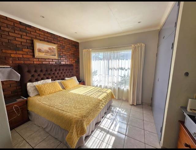 4 BEDROOM HOUSE FOR SALE IN MEYERTON PARK